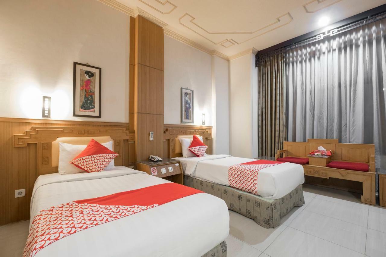 Oyo 821 Hotel Dinasti Makasar Exteriér fotografie
