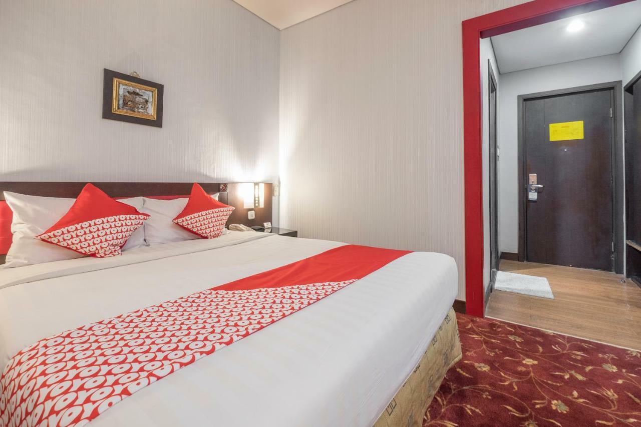 Oyo 821 Hotel Dinasti Makasar Exteriér fotografie