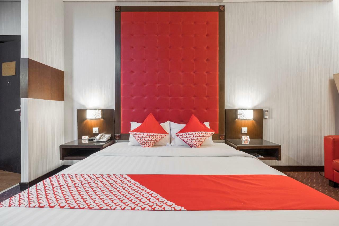Oyo 821 Hotel Dinasti Makasar Exteriér fotografie