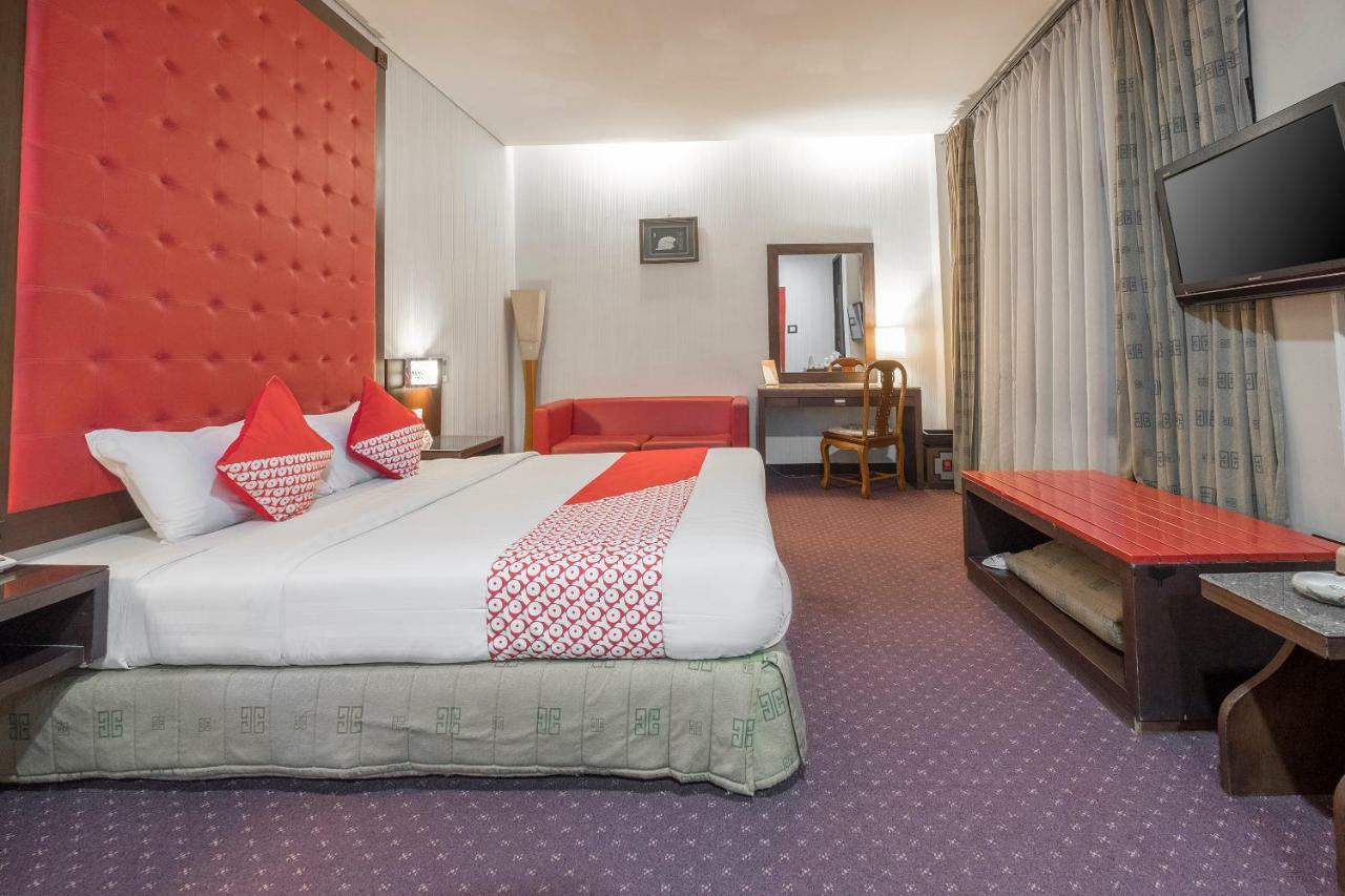 Oyo 821 Hotel Dinasti Makasar Exteriér fotografie