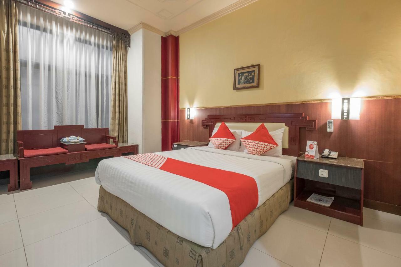 Oyo 821 Hotel Dinasti Makasar Exteriér fotografie