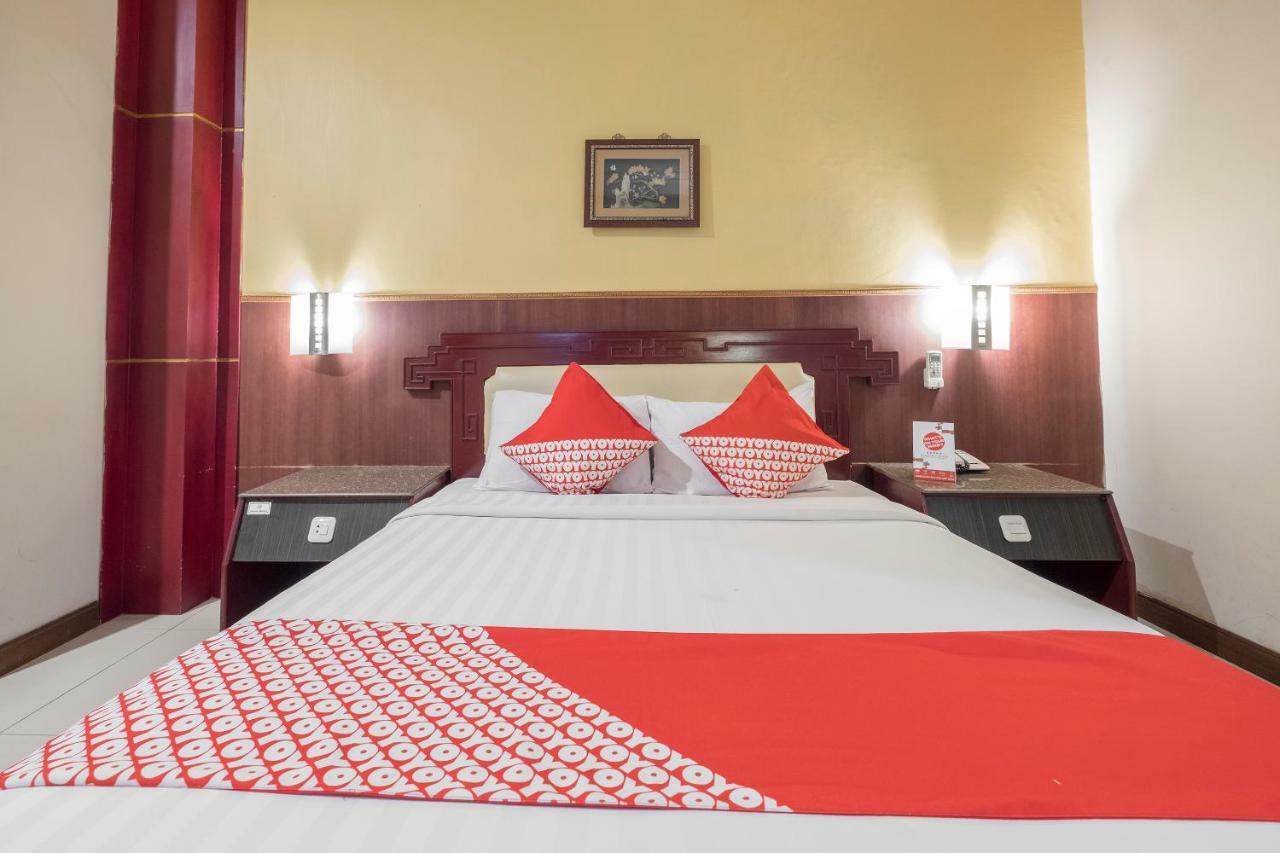 Oyo 821 Hotel Dinasti Makasar Exteriér fotografie