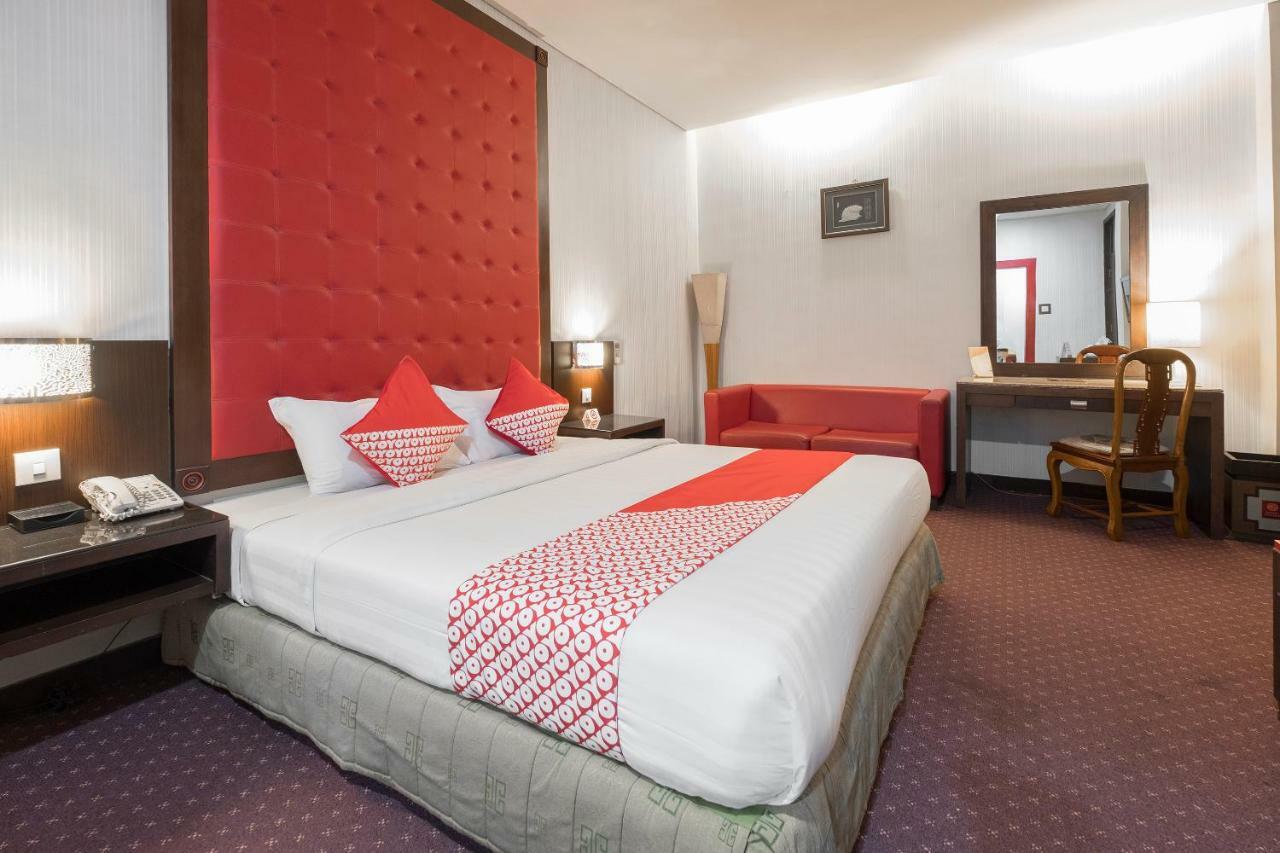 Oyo 821 Hotel Dinasti Makasar Exteriér fotografie